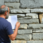 découvrez des conseils efficaces pour percer un mur en pierre facilement et en toute sécurité, sans utiliser d'étais. suivez nos astuces pratiques pour réussir vos travaux de manière simple et fiable.