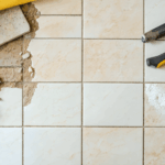découvrez toutes les étapes pour poser du carrelage sur un ancien carrelage facilement et durablement. conseils, astuces et matériel pour réussir votre rénovation comme un pro.