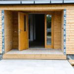 découvrez comment construire un sas d'entrée en bois grâce à notre guide pratique étape par étape. conseils, astuces et matériaux nécessaires pour réussir votre projet facilement.