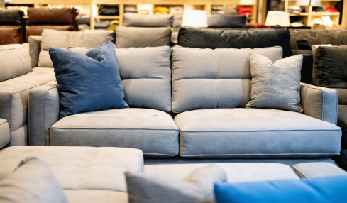 découvrez les avantages et les inconvénients des canapés en microfibre. apprenez comment ce matériau allie confort, entretien facile et durabilité, tout en explorant ses limites. faites le bon choix pour votre intérieur.