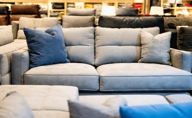 découvrez les avantages et les inconvénients des canapés en microfibre. apprenez comment ce matériau allie confort, entretien facile et durabilité, tout en explorant ses limites. faites le bon choix pour votre intérieur.