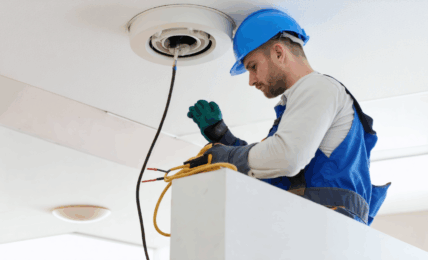 découvrez les étapes simples et sécurisées pour brancher un luminaire à deux fils sans fil de terre. ce guide pratique vous accompagne pas à pas pour réussir l'installation électrique en toute confiance.