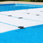 découvrez comment coudre facilement une bâche à bulle grâce à notre guide pratique. suivez étape par étape nos conseils pour réussir votre projet de couture et prolonger la durée de vie de votre bâche de piscine.