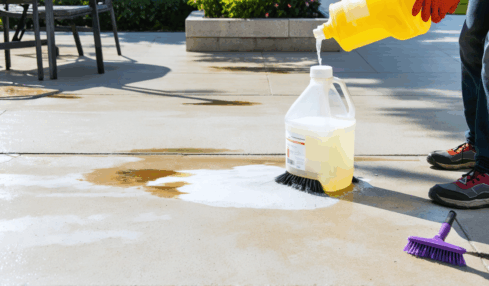 découvrez notre guide pratique pour nettoyer facilement votre terrasse en béton avec de la javel : conseils, étapes simples et astuces pour un extérieur impeccable.