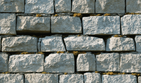découvrez les méthodes efficaces pour renforcer un mur en pierre incliné. conseils pratiques, matériaux adaptés et étapes clés pour sécuriser votre structure et préserver sa durabilité.