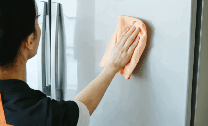 découvrez des idées innovantes pour transformer et personnaliser votre réfrigérateur avec de la peinture. apprenez des techniques créatives pour donner un nouveau style à votre cuisine facilement et avec originalité.