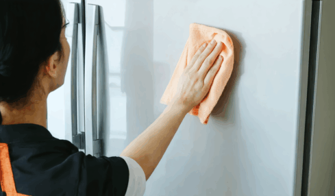 découvrez des idées innovantes pour transformer et personnaliser votre réfrigérateur avec de la peinture. apprenez des techniques créatives pour donner un nouveau style à votre cuisine facilement et avec originalité.