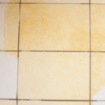 découvrez des astuces de grand-mère simples et écologiques pour nettoyer efficacement vos sols en linoleum, en utilisant des produits naturels et économiques.