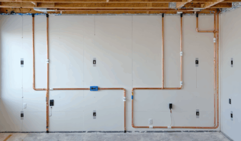 découvrez quelle étape privilégier lors de vos travaux : installer l'électricité avant ou après l'isolation pour une rénovation efficace. nos conseils pour optimiser votre chantier !