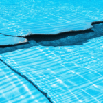 découvrez comment détecter facilement une fuite dans votre piscine et les solutions efficaces pour la réparer rapidement. protégez votre bassin grâce à nos conseils pratiques et évitez les dégâts d'eau.