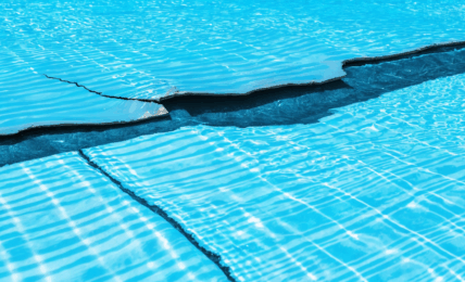 découvrez comment détecter facilement une fuite dans votre piscine et les solutions efficaces pour la réparer rapidement. protégez votre bassin grâce à nos conseils pratiques et évitez les dégâts d'eau.
