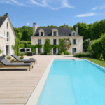 découvrez l'évaluation complète du domaine d’alain delon à douchy, ses secrets bien gardés et les perspectives d’avenir qui façonnent ce lieu emblématique.