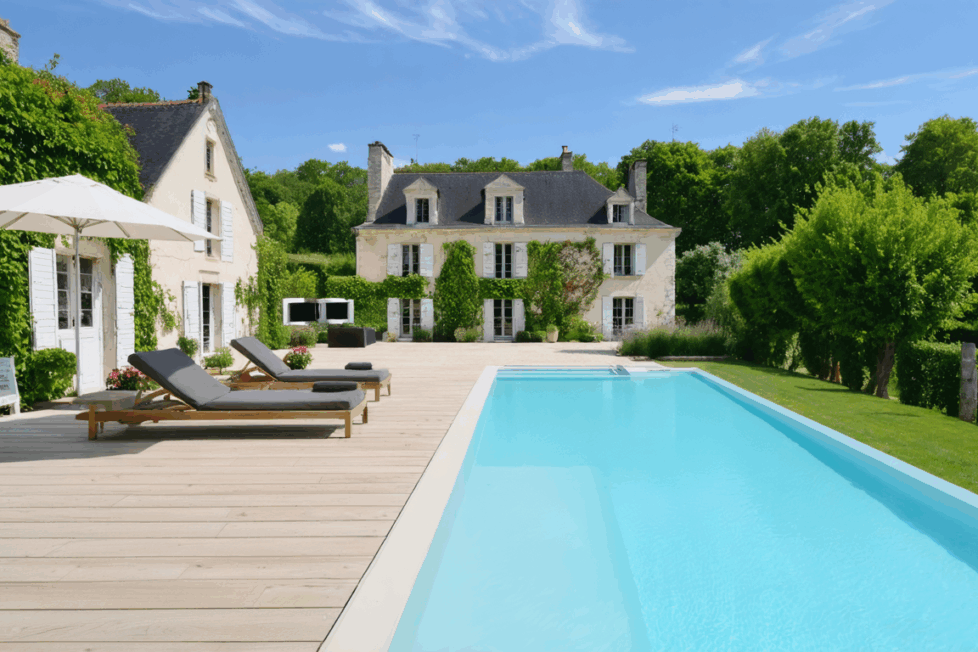 découvrez l'évaluation complète du domaine d’alain delon à douchy, ses secrets bien gardés et les perspectives d’avenir qui façonnent ce lieu emblématique.