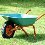 découvrez notre guide essentiel pour bien choisir votre brouette avec des conseils pratiques et astuces pour trouver le modèle idéal adapté à vos besoins.