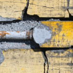 découvrez les causes principales de l'échec du scellement chimique, apprenez les solutions efficaces et évitez les erreurs fréquentes pour garantir un scellement durable et sûr.