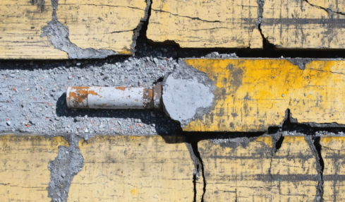 découvrez les causes principales de l'échec du scellement chimique, apprenez les solutions efficaces et évitez les erreurs fréquentes pour garantir un scellement durable et sûr.