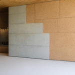 découvrez comment la toile de verre impacte la respiration des murs et apprenez les meilleures pratiques pour préserver la santé et la durabilité de votre habitation.