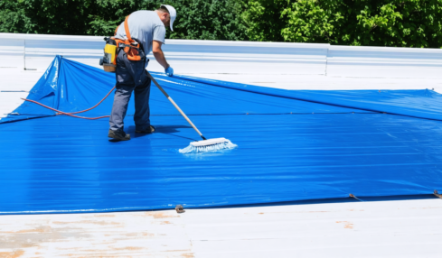 découvrez nos bâches en pvc pour toiture, la solution idéale pour protéger et prolonger la durée de vie de votre toit contre les intempéries et les dommages.